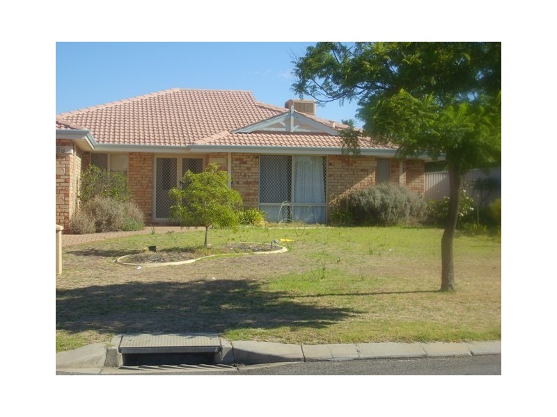 89 Warratah Blvd, Canning Vale WA 6155