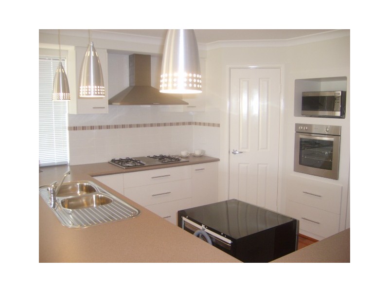 8 Serotina Lane, Aubin Grove WA 6164