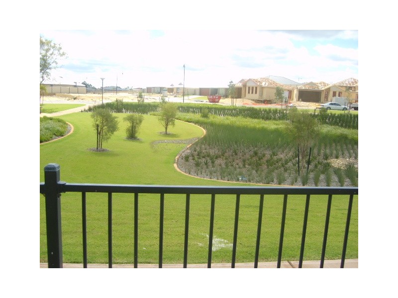 8 Serotina Lane, Aubin Grove WA 6164