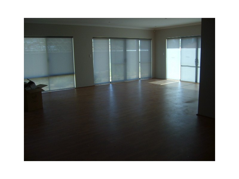 8 Ringwood Loop, Wellard WA 6170