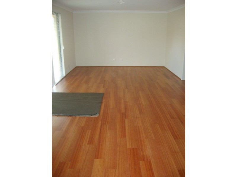 1 Dorsal Bend, Hammond Park WA 6164