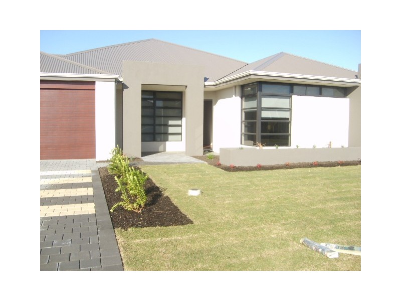 5 Scarab Court, Halls Head WA 6210