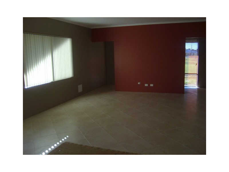 7 Brock Lane, Success WA 6164