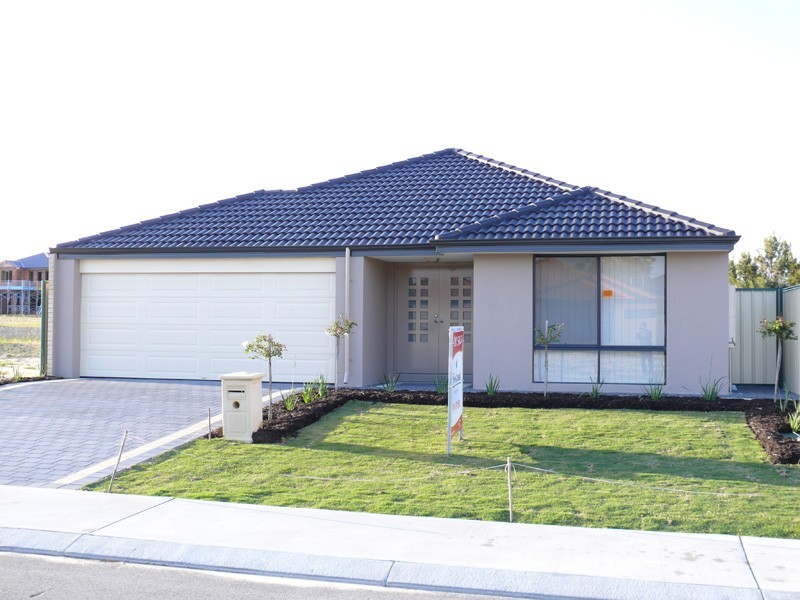 6 Sheringham Bend, Success WA 6164