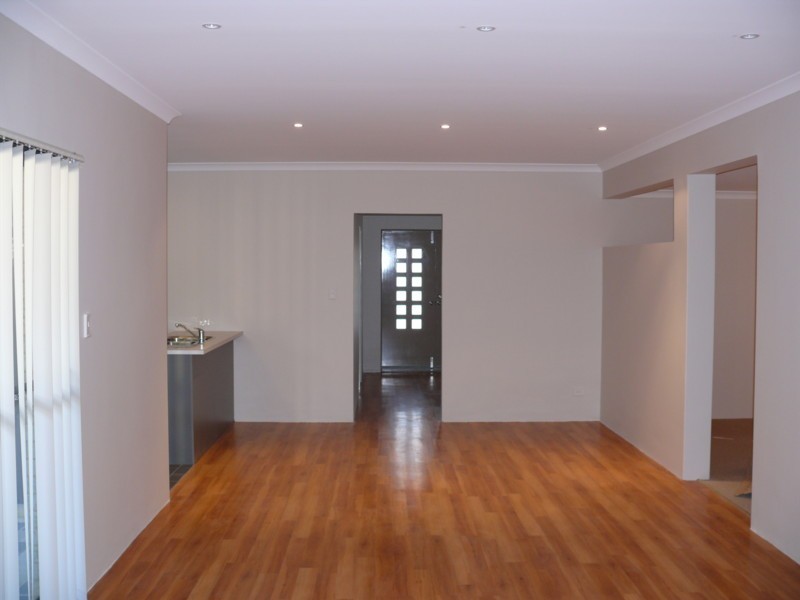 6 Sheringham Bend, Success WA 6164