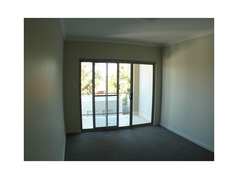 15/6 Ibera Way, Success WA 6164