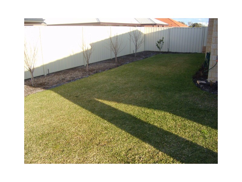 12 Ernest Drive, Success WA 6164