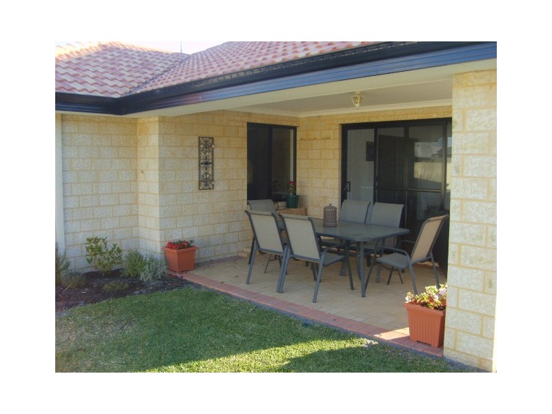 12 Ernest Drive, Success WA 6164