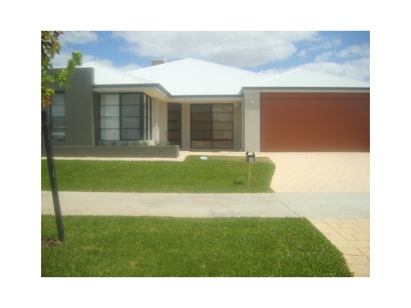 12 Camden Blvd, Aubin Grove WA 6164