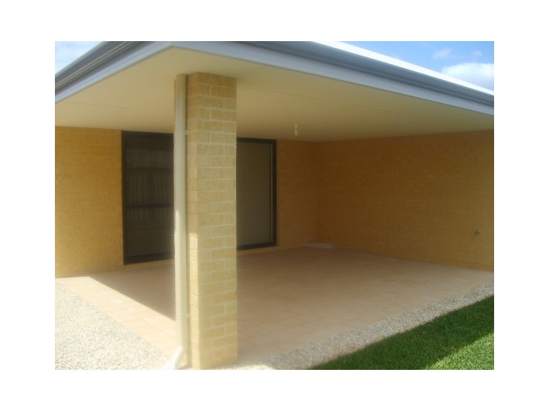 12 Camden Blvd, Aubin Grove WA 6164