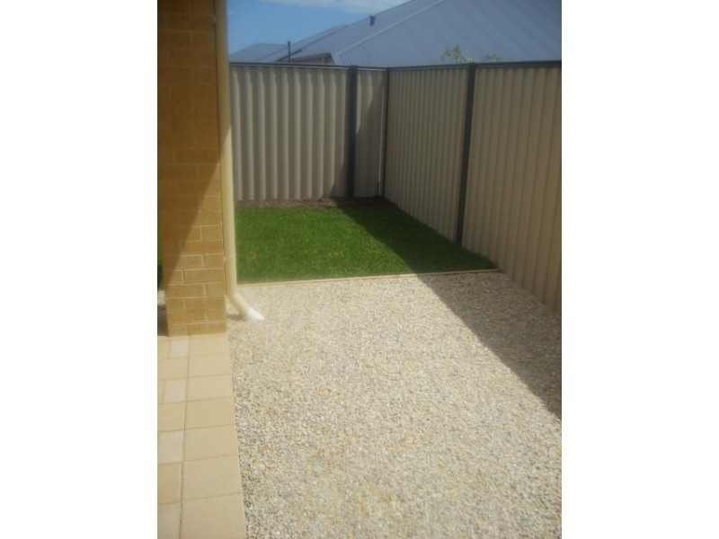 12 Camden Blvd, Aubin Grove WA 6164