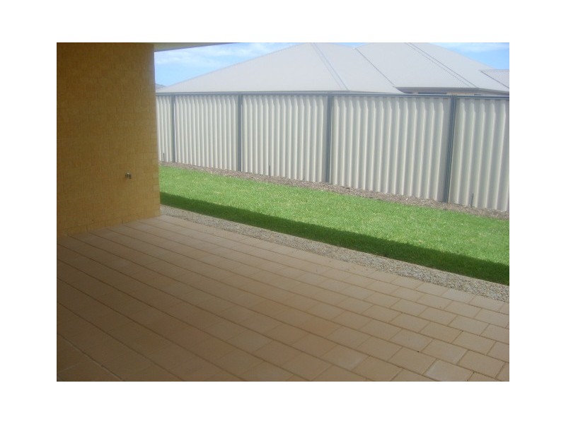 12 Camden Blvd, Aubin Grove WA 6164