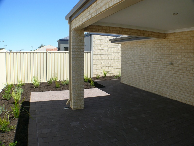 9 Mala way, Success WA 6164