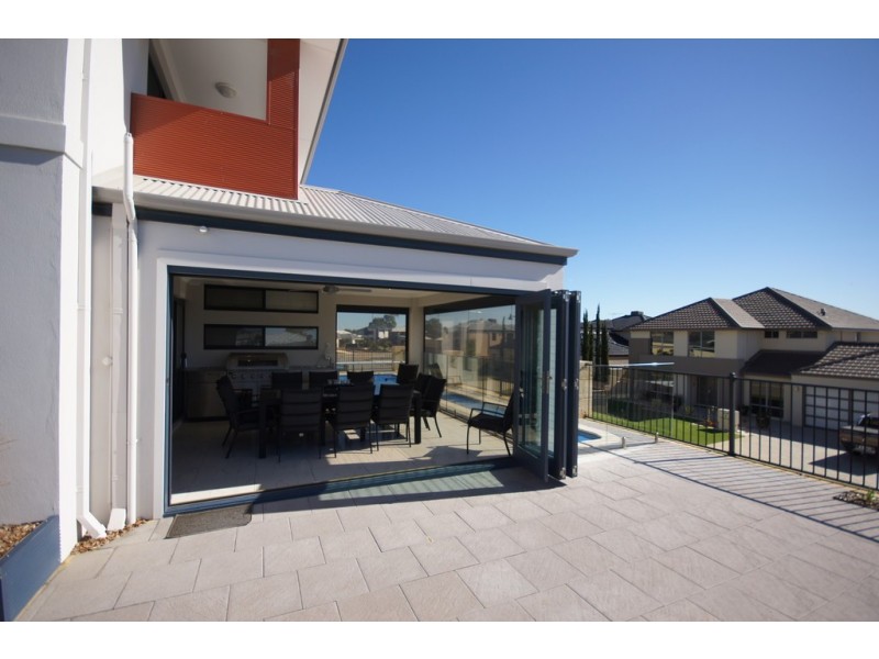 12 Black Swan Rise, Beeliar WA 6164