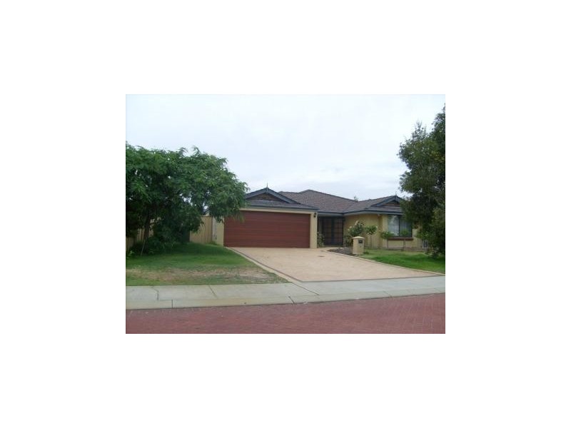 5 Avon Cres, Atwell WA 6164