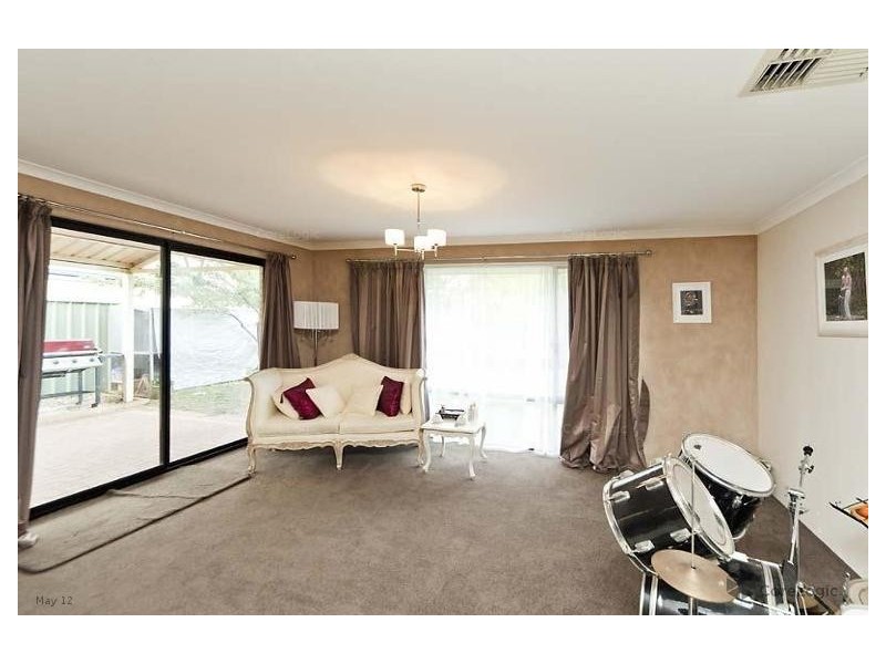 10 Charm Way, Atwell WA 6164