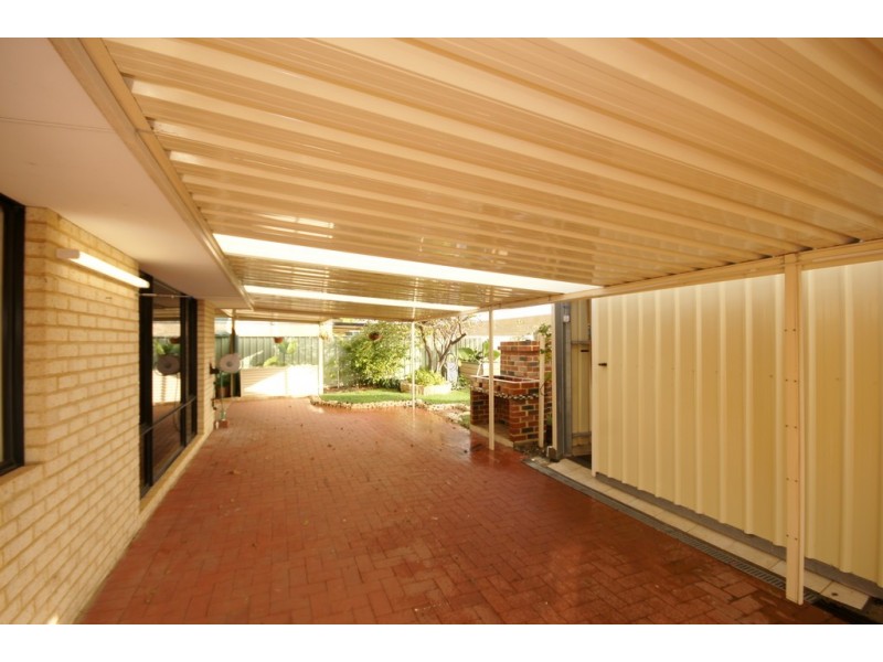 10 Charm Way, Atwell WA 6164