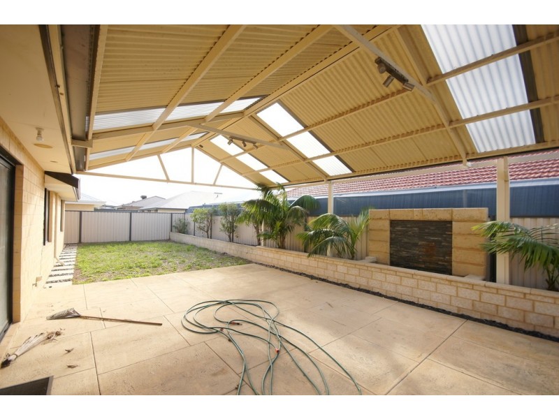 6 Monticola Gdns, Aubin Grove WA 6164