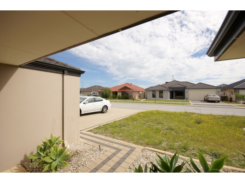 6 Monticola Gdns, Aubin Grove WA 6164