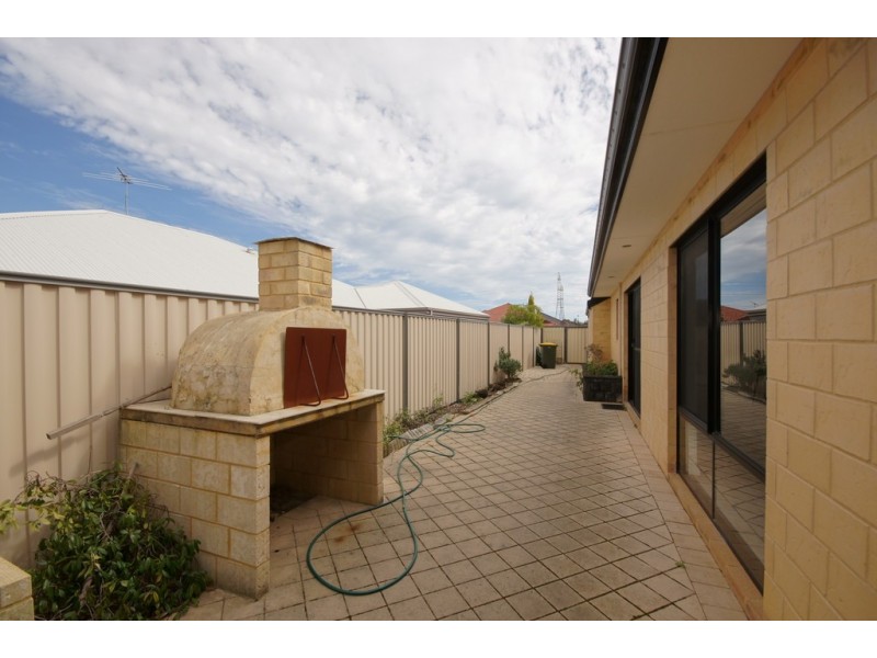 6 Monticola Gdns, Aubin Grove WA 6164