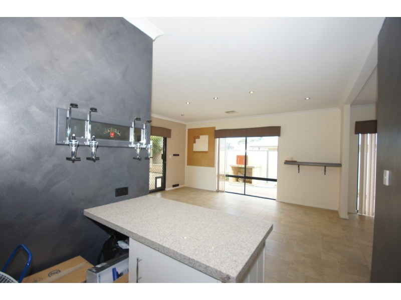 6 Monticola Gdns, Aubin Grove WA 6164