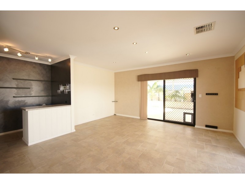 6 Monticola Gdns, Aubin Grove WA 6164