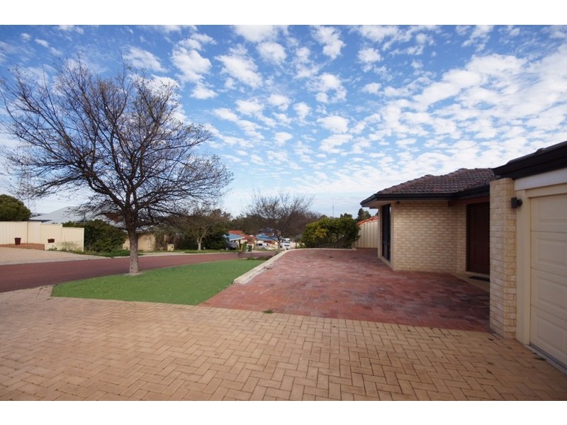 7 Breaden Pass, Success WA 6164
