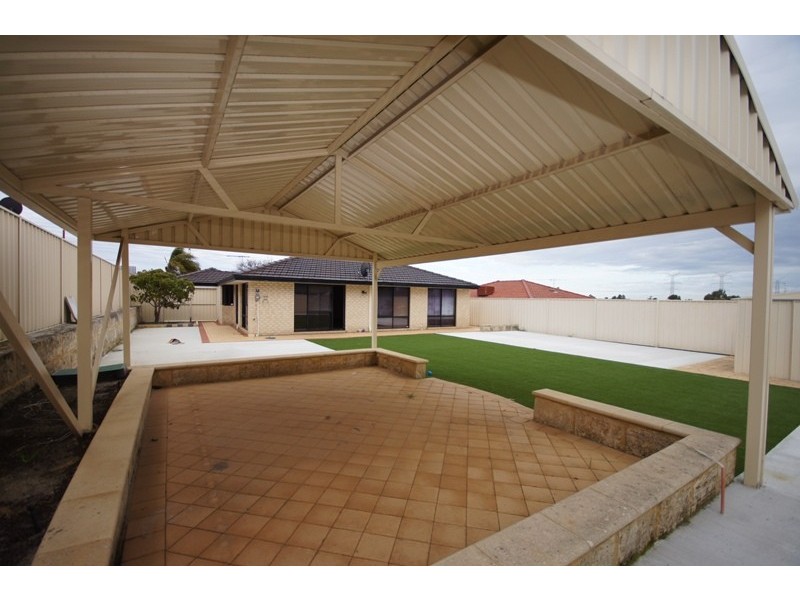 7 Breaden Pass, Success WA 6164