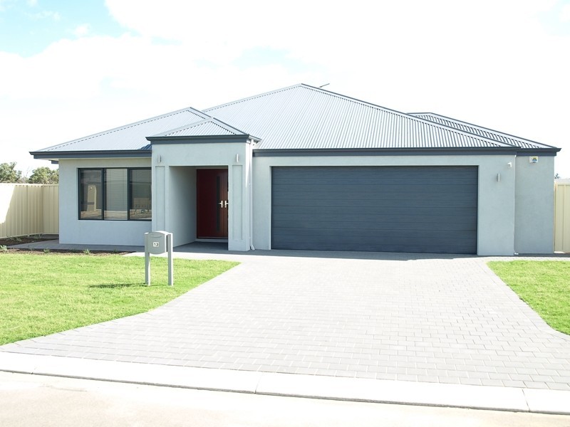 13 Bremer Way, Success WA 6164
