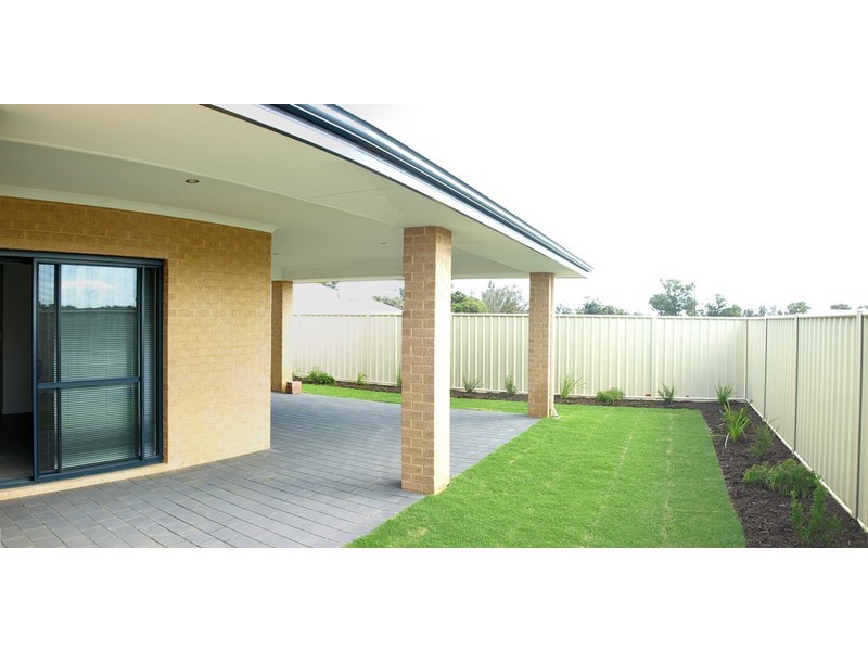 13 Bremer Way, Success WA 6164