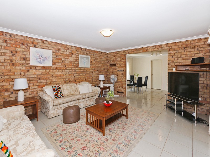 4 PEAK COURT, Leeming WA 6149