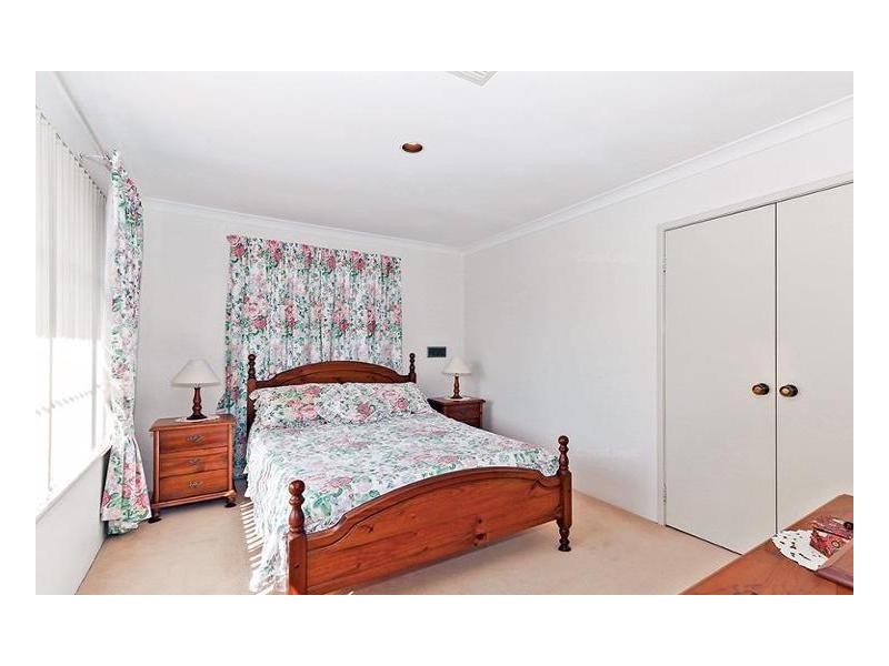 4 PEAK COURT, Leeming WA 6149