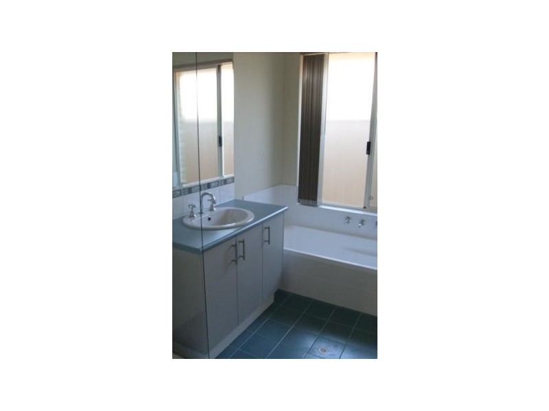 16 Bhutan Street, Aubin Grove WA 6164