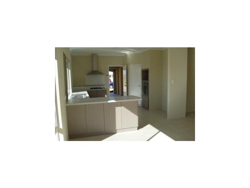 16 Bhutan Street, Aubin Grove WA 6164