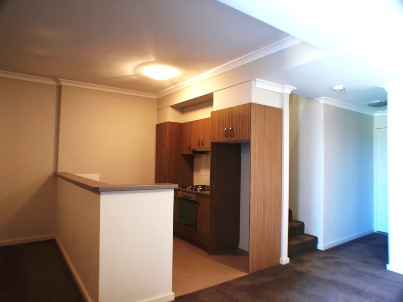 2/11 Pearson Drive, Success WA 6164