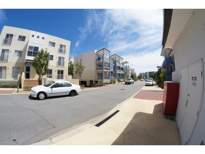 9/5 Ibera Way, Success WA 6164