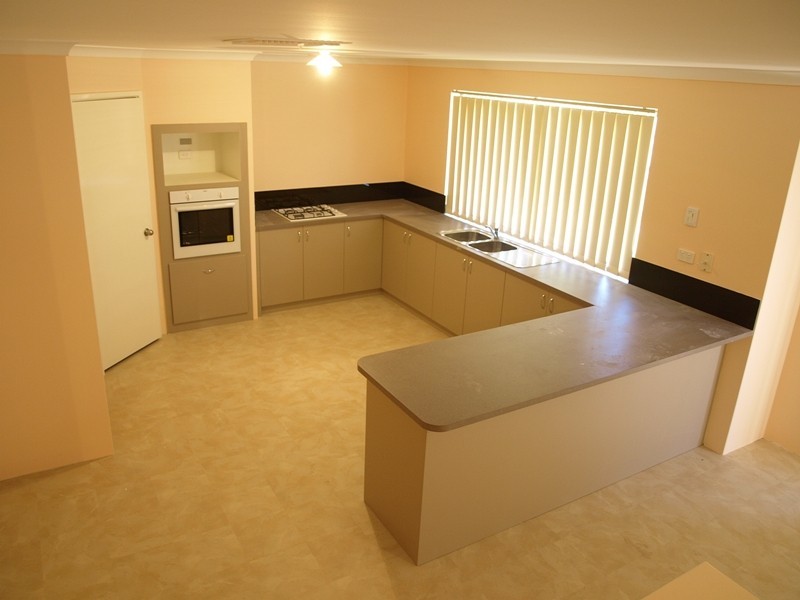 408 Wentworth Parade, Success WA 6164