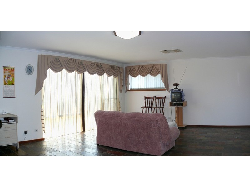 46 Whitfeld Terrace, Winthrop WA 6150