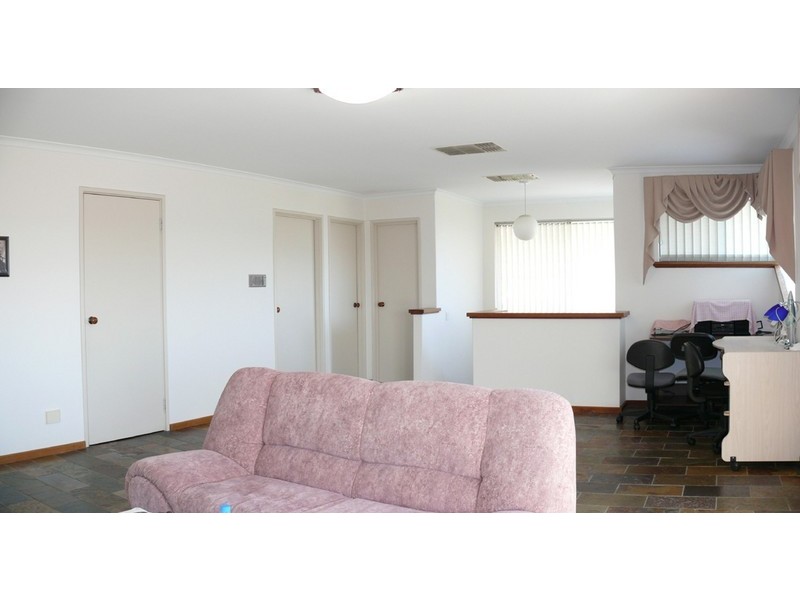 46 Whitfeld Terrace, Winthrop WA 6150