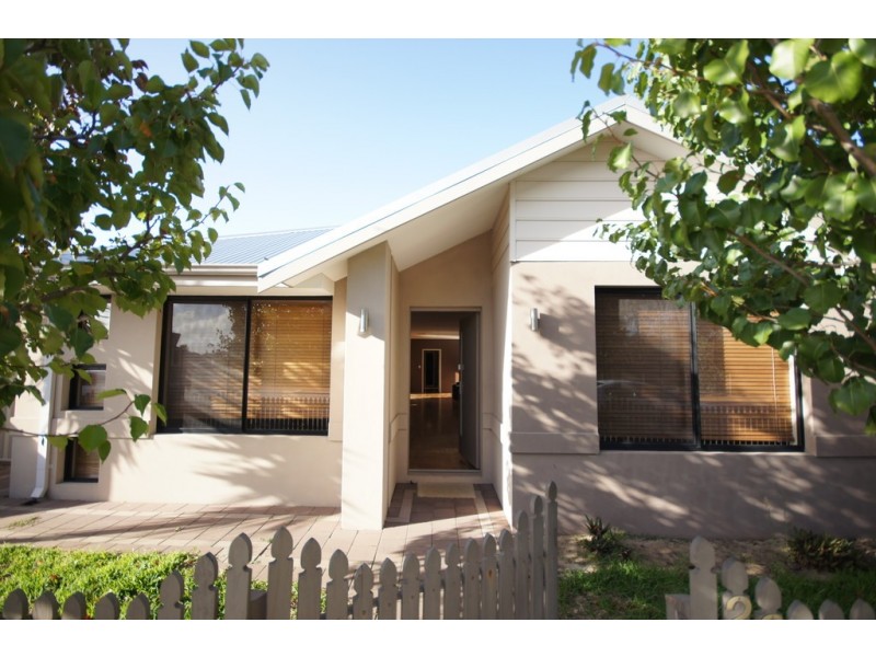 23 Aurora Drive, Atwell WA 6164