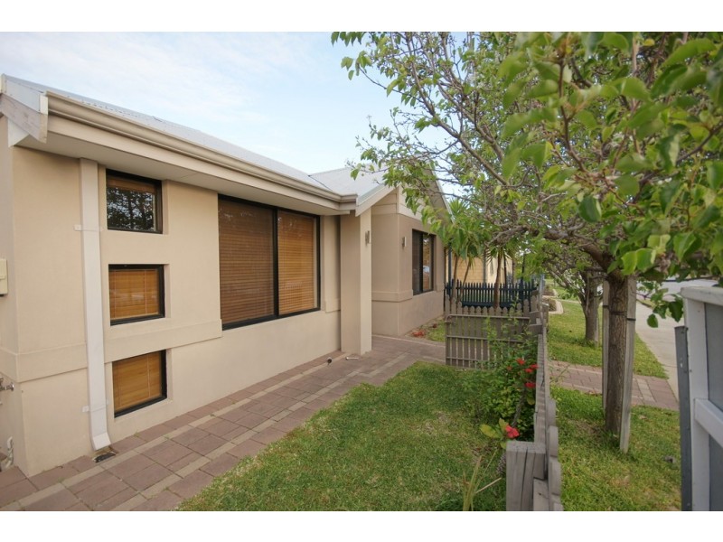 23 Aurora Drive, Atwell WA 6164