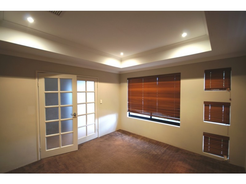 23 Aurora Drive, Atwell WA 6164