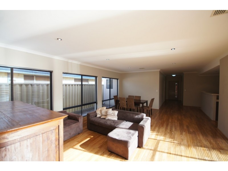 23 Aurora Drive, Atwell WA 6164