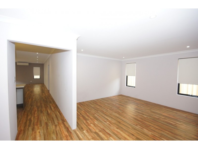 1/12 GOTHA WAY, Forrestfield WA 6058