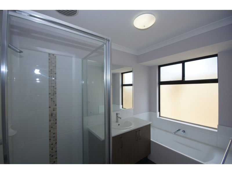 1/12 GOTHA WAY, Forrestfield WA 6058