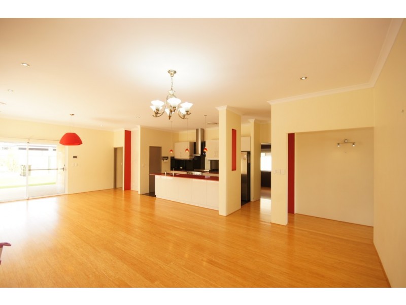 94 MACQUARIE BVD, Hammond Park WA 6164