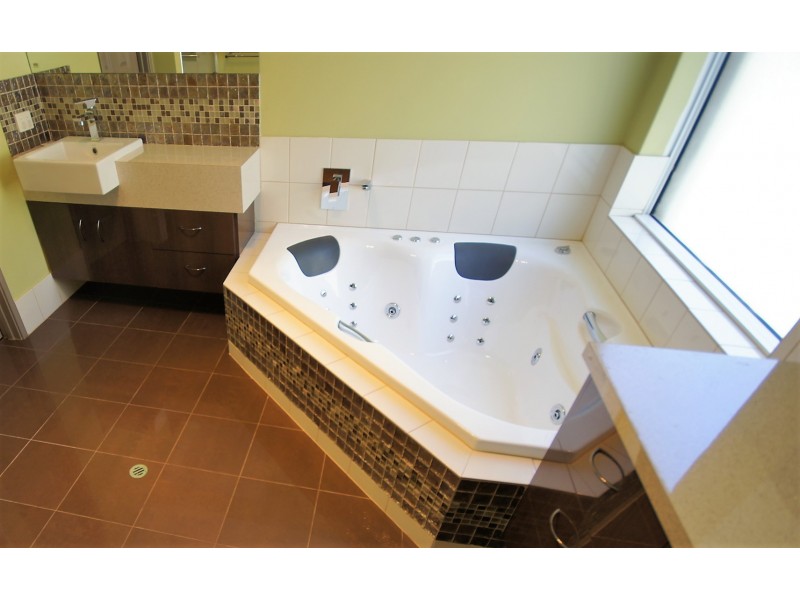 94 MACQUARIE BVD, Hammond Park WA 6164
