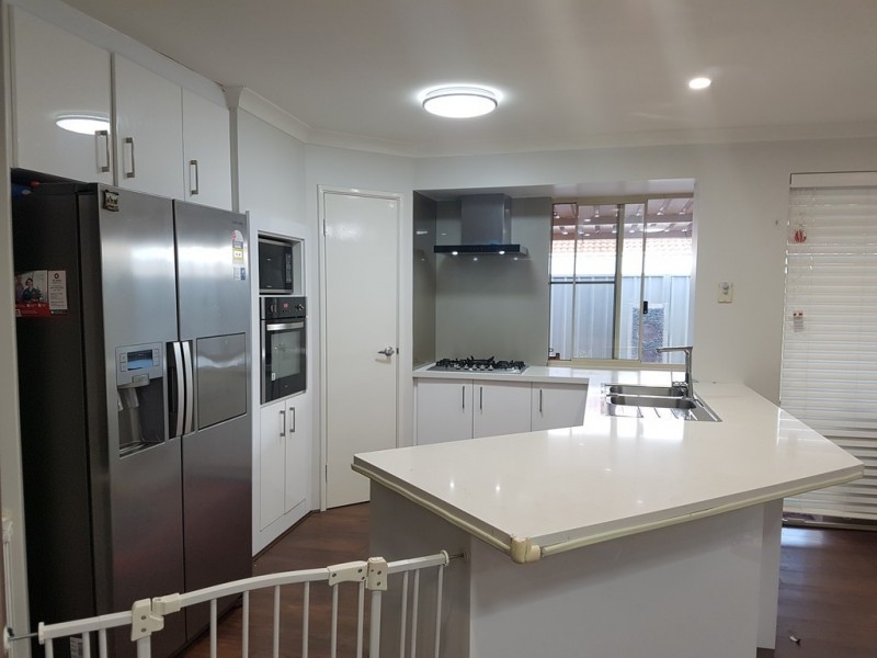 17 Mahogany Loop, Atwell WA 6164