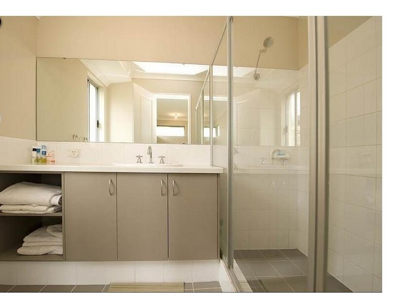 6 Suttor Dr, Success WA 6164