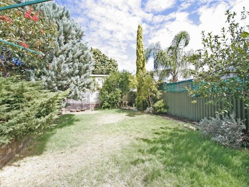 25 Hanrahan Loop, Kardinya WA 6163